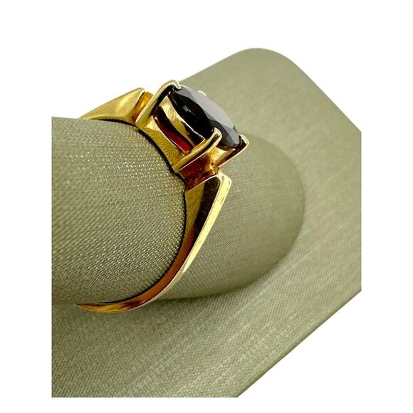 14K Yellow Gold Red Oval Stone Ring (15516) - Picture 7 of 9